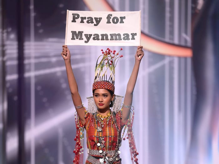 She took the opportunity to spread the message to the world during the Miss Universe Best National Costume round.