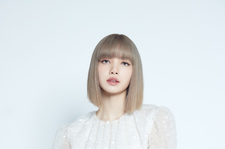 Thai singer and rapper has set her solo album ‘MONEY’ to global recognition when her songs previously ranked #35 on the Billboard's Pop Airplay Chart.